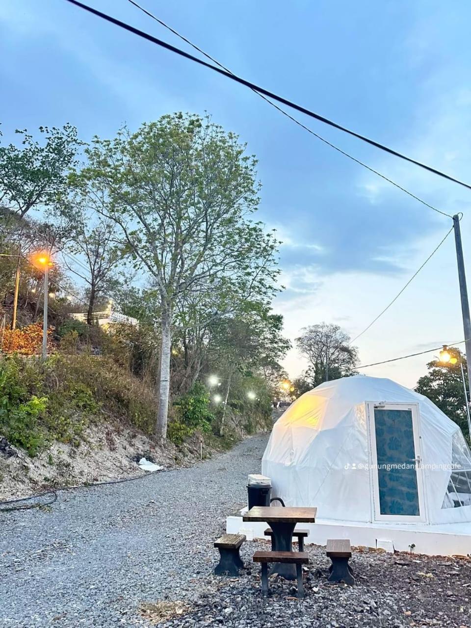 Gunung Medan Glamping & Cafe Hotell Kangar Exteriör bild