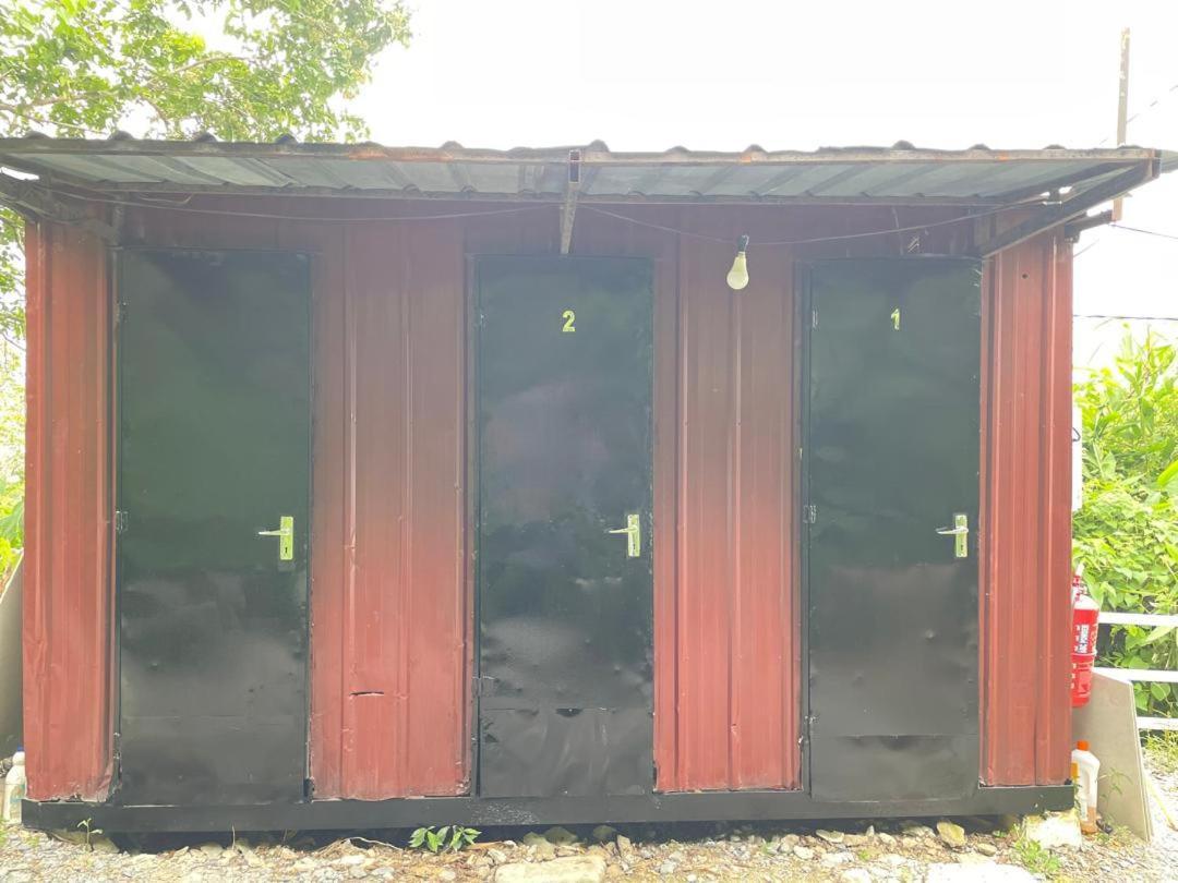Gunung Medan Glamping & Cafe Hotell Kangar Exteriör bild