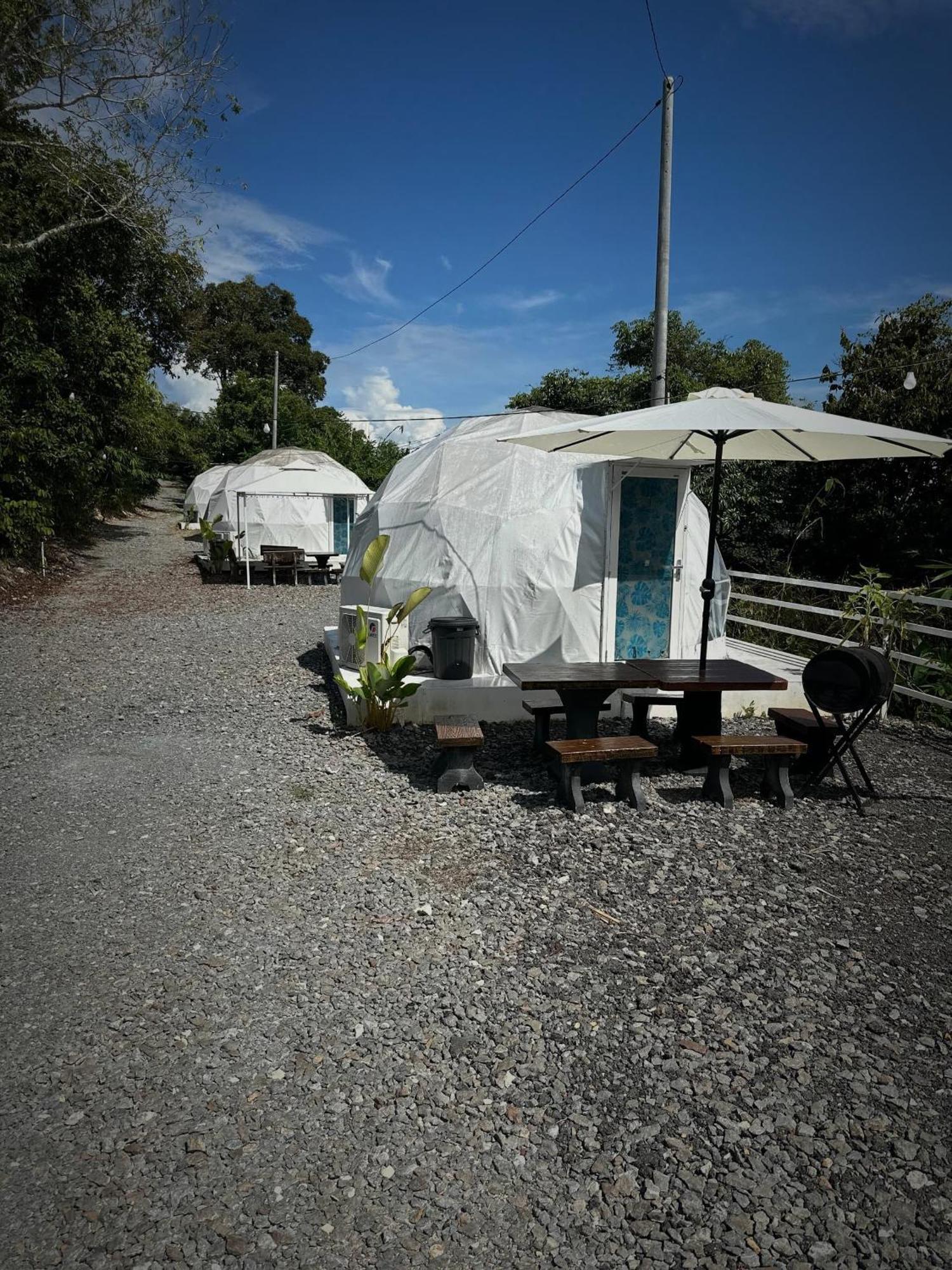 Gunung Medan Glamping & Cafe Hotell Kangar Exteriör bild