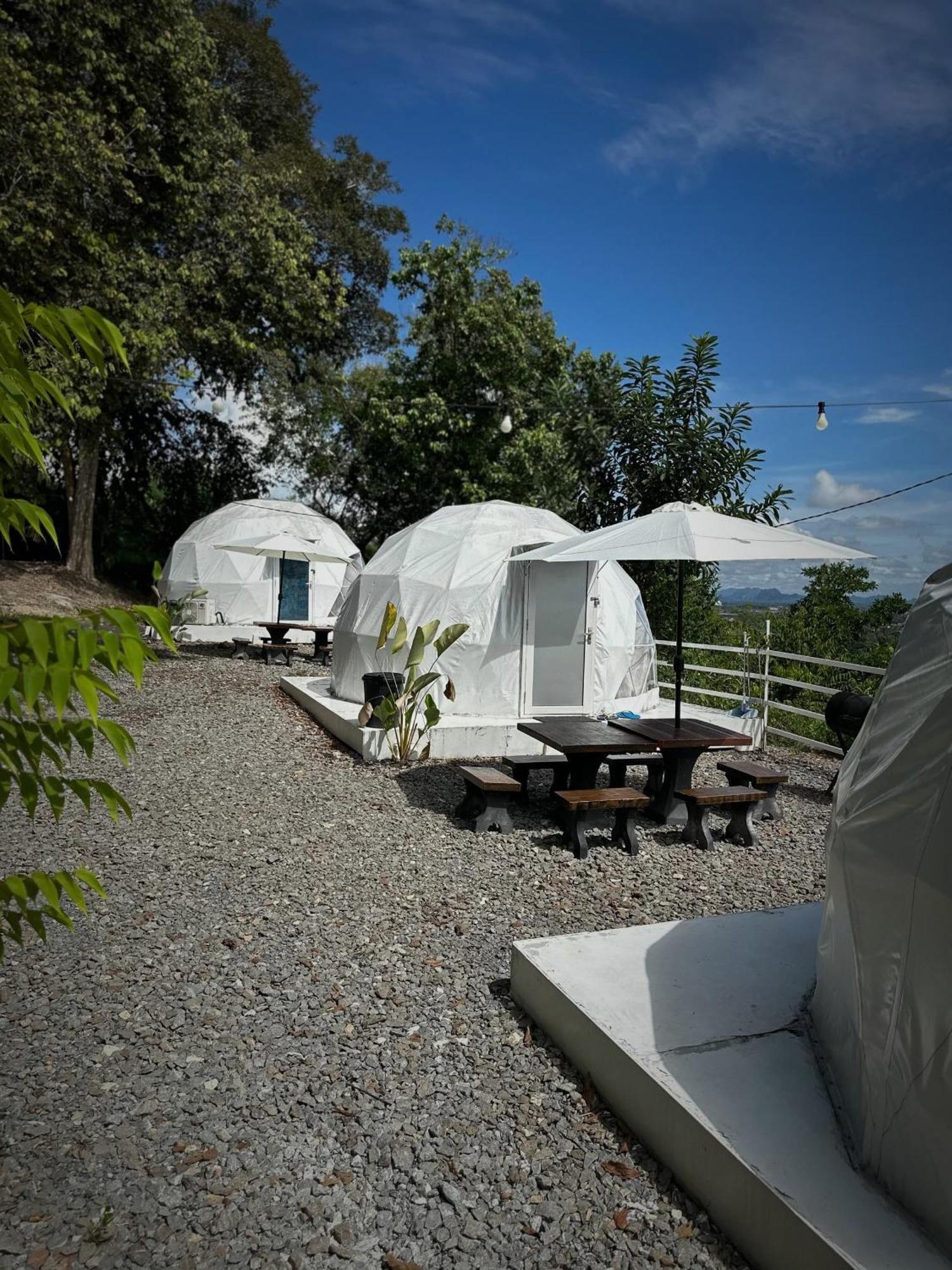 Gunung Medan Glamping & Cafe Hotell Kangar Exteriör bild